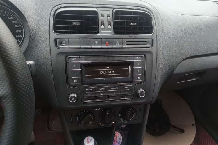 Used Volkswagen Polo 2018 1.5L Automatic Advanced Driving Model Audio And AC Panel