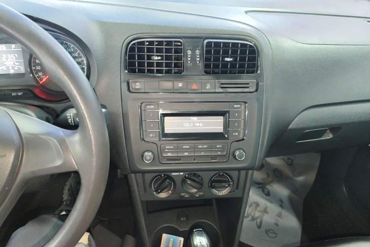 Used Volkswagen Polo 2018 1.5L Automatic Advanced Driving Model Audio And AC Panel