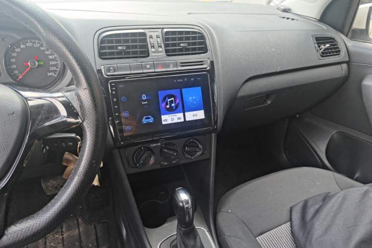 Used Volkswagen Polo 2018 1.5L Automatic Advanced Driving Model Audio And AC Panel