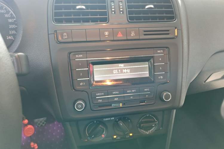 Used Volkswagen Polo 2018 1.5L Manual Drive-Comfort Model Audio And AC Panel