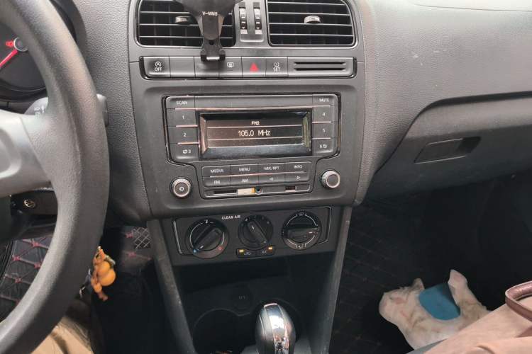 Used Volkswagen Polo 2018 1.5L Automatic Advanced Driving Model Audio And AC Panel