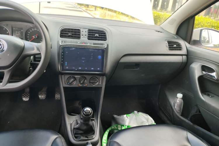 Used Volkswagen Polo 2018 1.5L Manual Drive-Comfort Model Audio And AC Panel