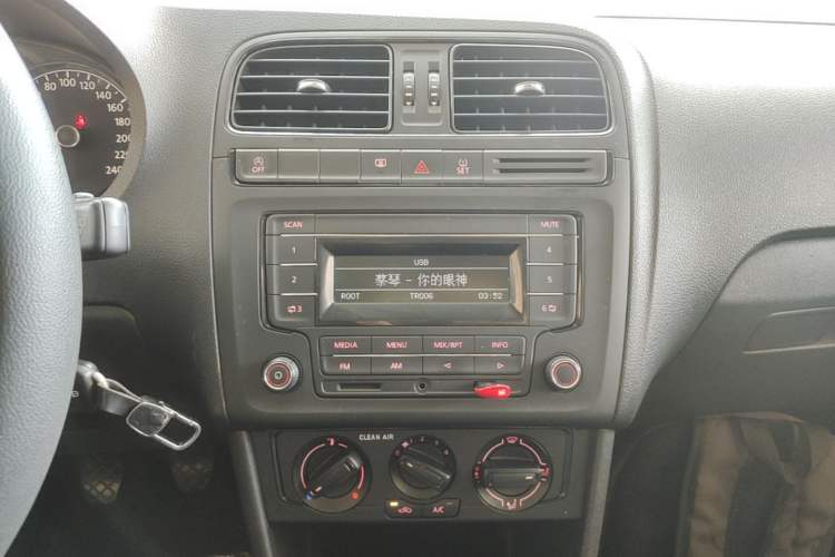 Used Volkswagen Polo 2018 1.5L Manual Drive-Comfort Model Audio And AC Panel