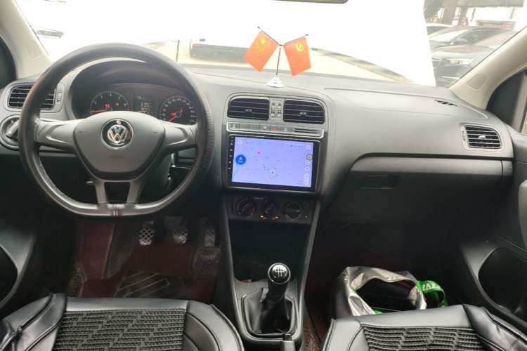 Used Volkswagen Polo 2018 1.5L Manual Drive-Comfort Model Center Console
