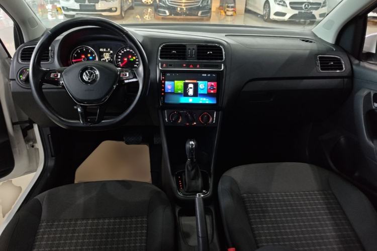 Used Volkswagen Polo 2018 1.5L Automatic Enjoyment Model Center Console