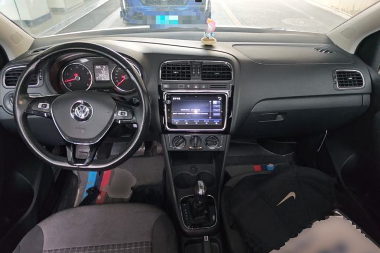 Used Volkswagen Polo 2018 1.5L Automatic Enjoyment Model Center Console