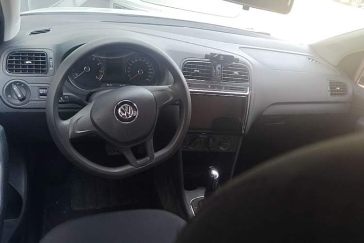 Used Volkswagen Polo 2018 1.5L Automatic Advanced Driving Model Center Console