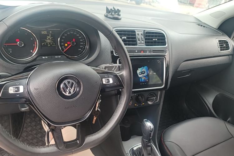 Used Volkswagen Polo 2018 1.5L Automatic Enjoyment Model Center Console