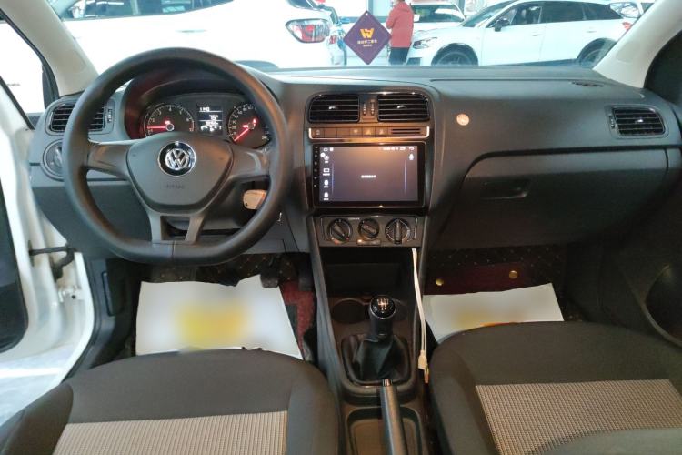 Used Volkswagen Polo 2018 1.5L Manual Drive-Comfort Model Center Console