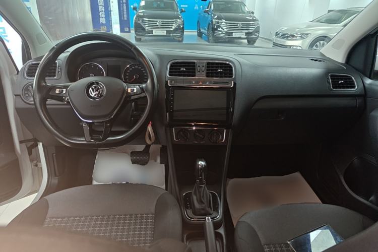 Used Volkswagen Polo 2018 1.5L Automatic Enjoyment Model Center Console