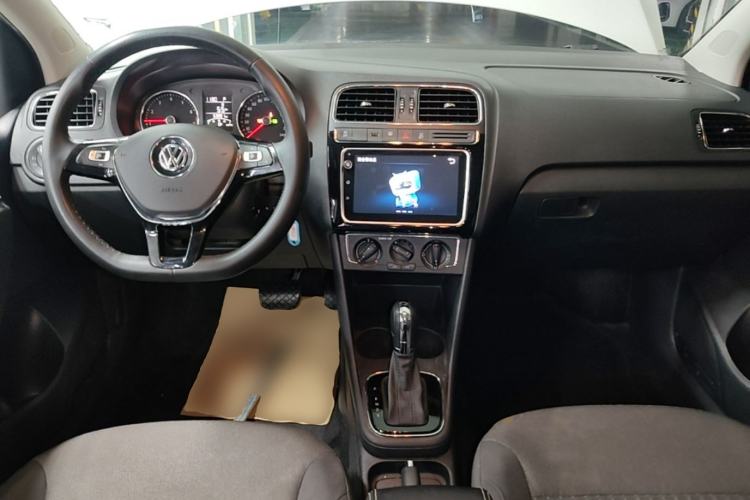 Used Volkswagen Polo 2018 1.5L Automatic Enjoyment Model Center Console