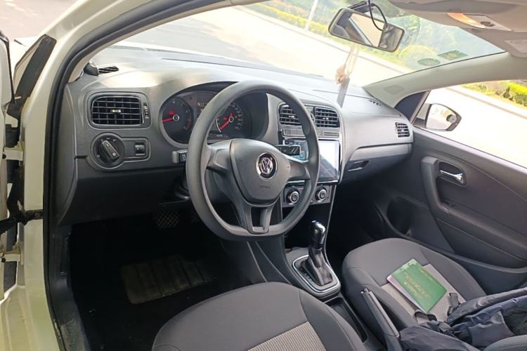 Used Volkswagen Polo 2018 1.5L Automatic Advanced Driving Model Center Console