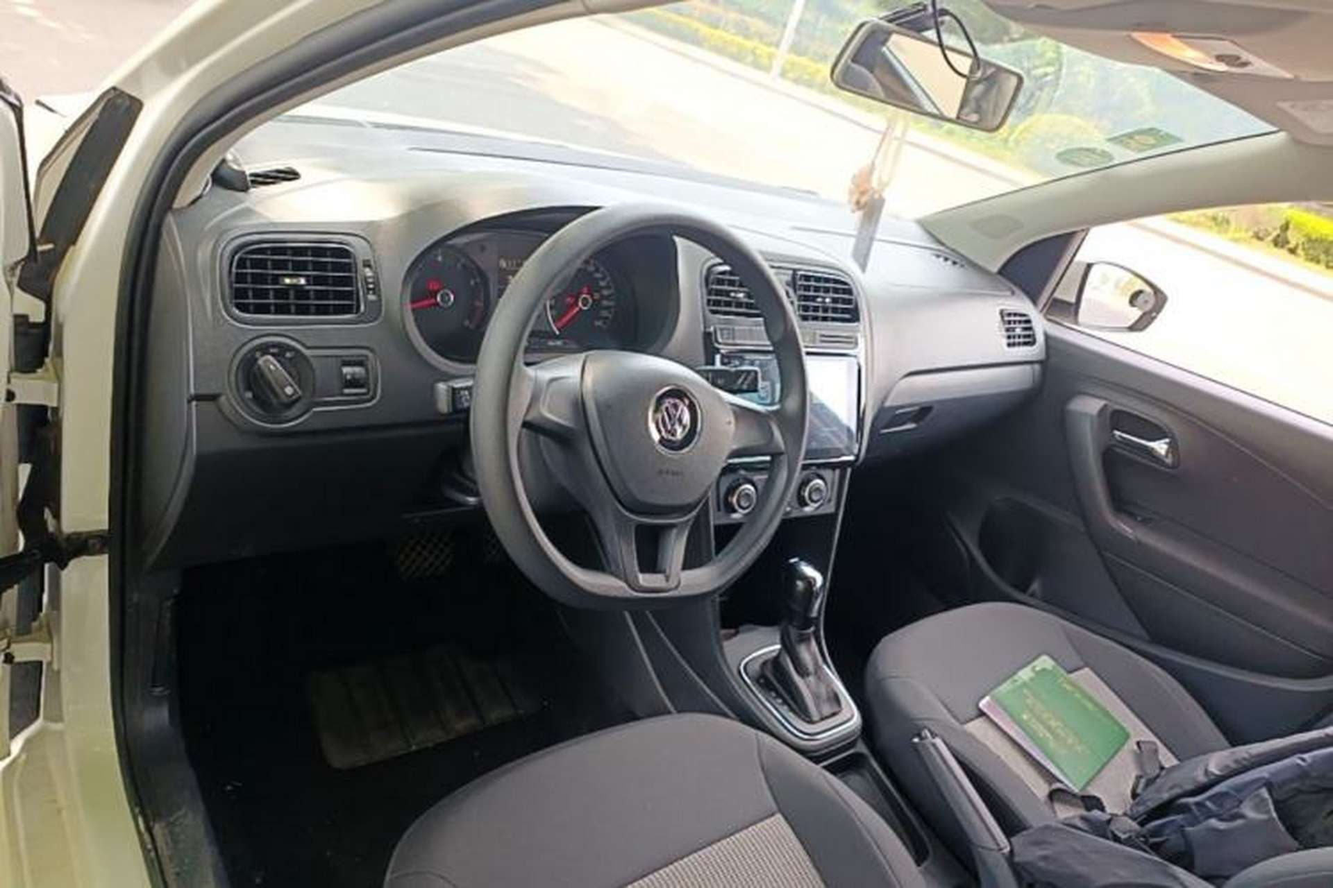 Used Volkswagen Polo 2018 1.5L Automatic Advanced Driving Model Center Console