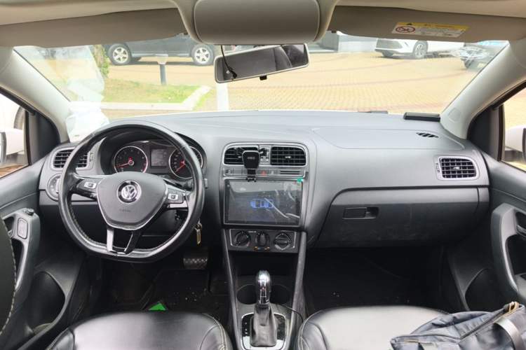 Used Volkswagen Polo 2018 1.5L Automatic Enjoyment Model Center Console