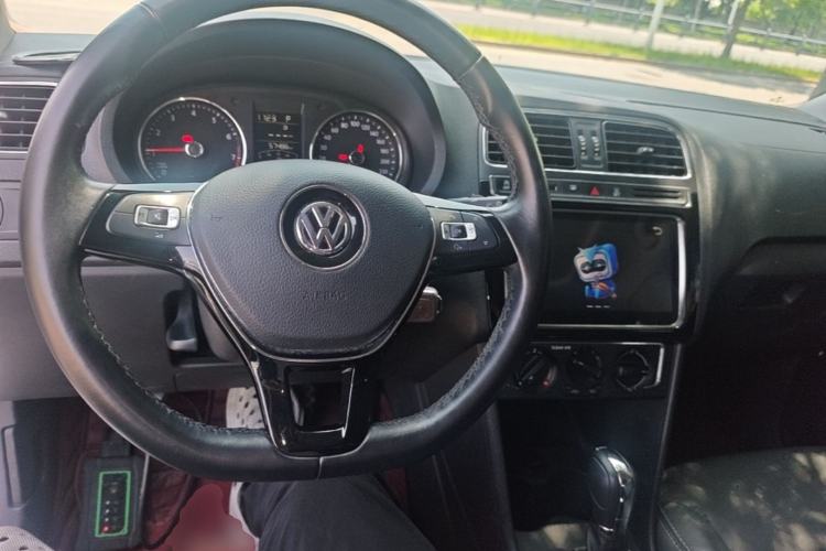 Used Volkswagen Polo 2018 1.5L Automatic Enjoyment Model Center Console