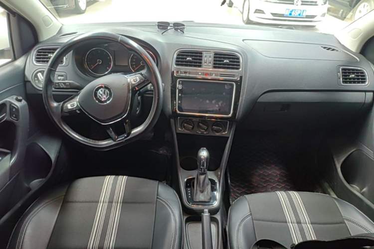 Used Volkswagen Polo 2018 1.5L Automatic Enjoyment Model Center Console