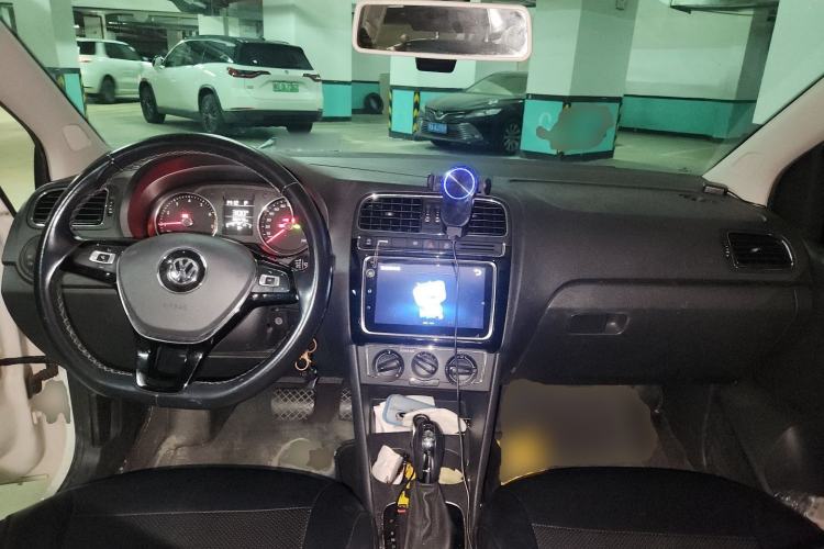 Used Volkswagen Polo 2018 1.5L Automatic Enjoyment Model Center Console