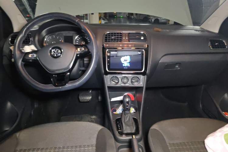 Used Volkswagen Polo 2018 1.5L Automatic Enjoyment Model Center Console
