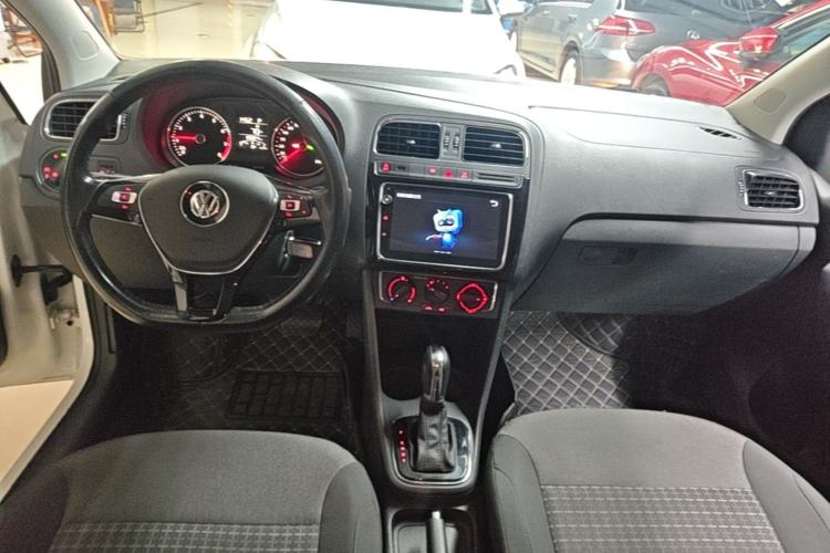 Used Volkswagen Polo 2018 1.5L Automatic Enjoyment Model Center Console