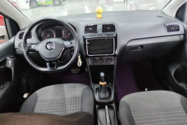 Used Volkswagen Polo 2018 1.5L Automatic Enjoyment Model Center Console