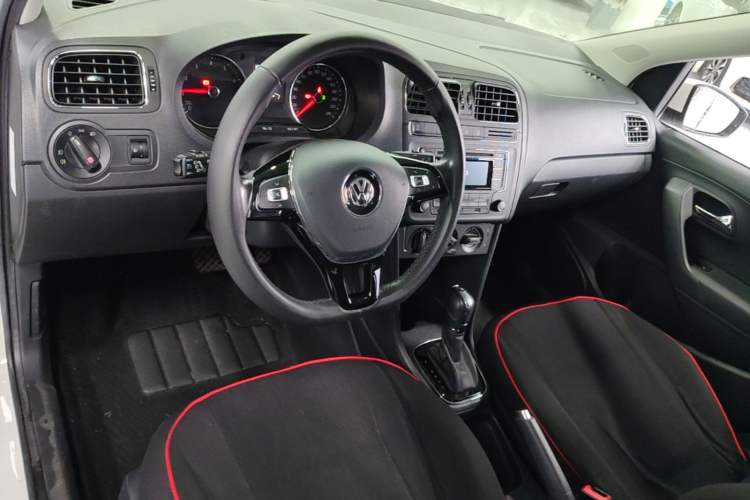 Used Volkswagen Polo 2018 1.5L Automatic Enjoyment Model Center Console