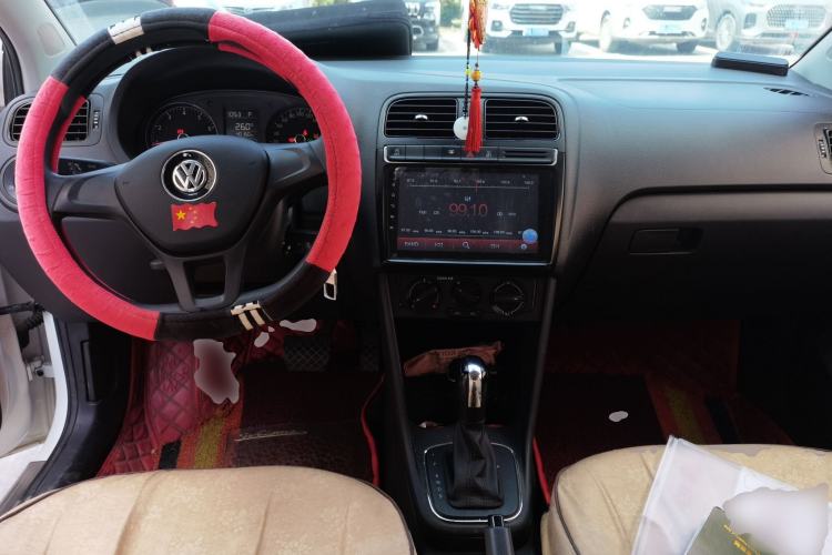 Used Volkswagen Polo 2018 1.5L Automatic Advanced Driving Model Center Console