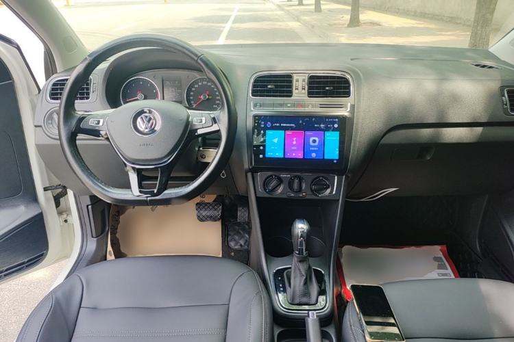 Used Volkswagen Polo 2018 1.5L Automatic Enjoyment Model Center Console