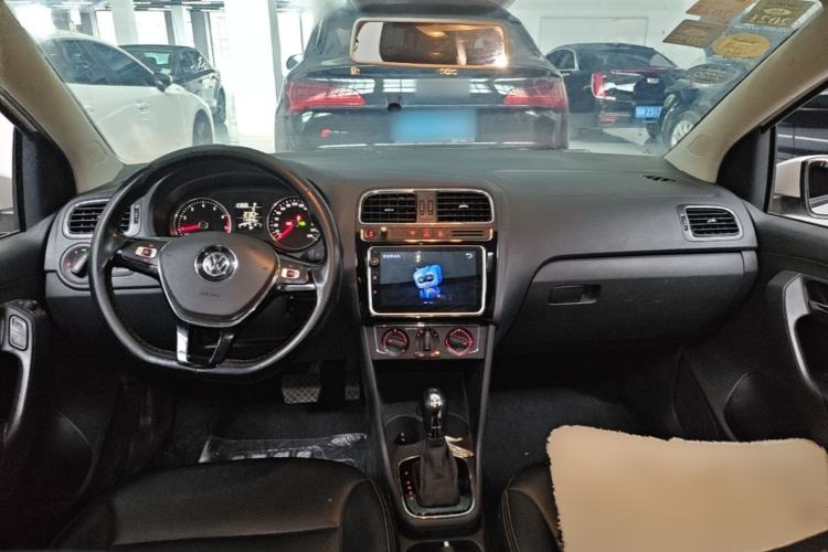 Used Volkswagen Polo 2018 1.5L Automatic Enjoyment Model Center Console