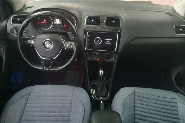 Used Volkswagen Polo 2018 1.5L Automatic Enjoyment Model Center Console