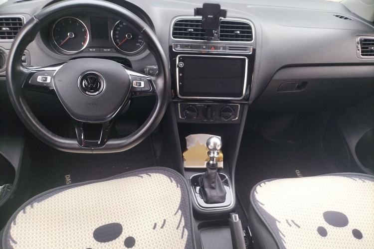 Used Volkswagen Polo 2018 1.5L Automatic Enjoyment Model Center Console