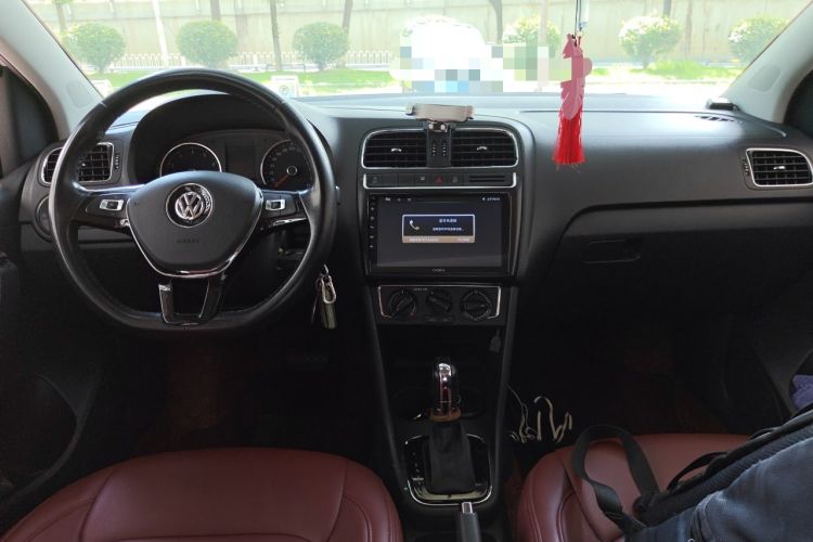 Used Volkswagen Polo 2018 1.5L Automatic Enjoyment Model Center Console