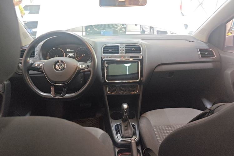 Used Volkswagen Polo 2018 1.5L Automatic Enjoyment Model Center Console