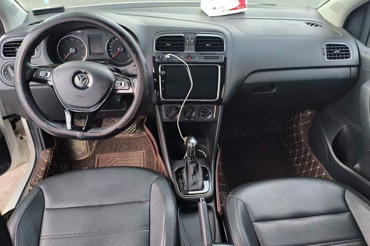 Used Volkswagen Polo 2018 1.5L Automatic Enjoyment Model Center Console