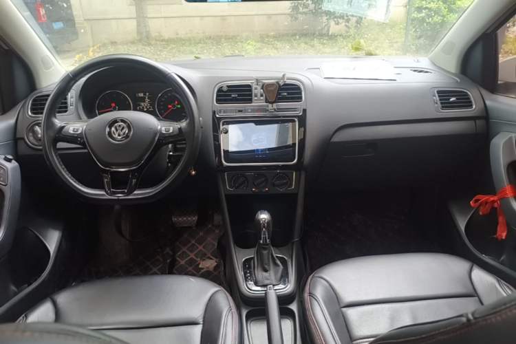 Used Volkswagen Polo 2018 1.5L Automatic Enjoyment Model Center Console