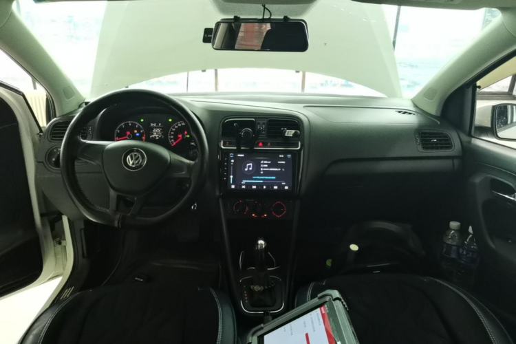 Used Volkswagen Polo 2018 1.5L Automatic Advanced Driving Model Center Console