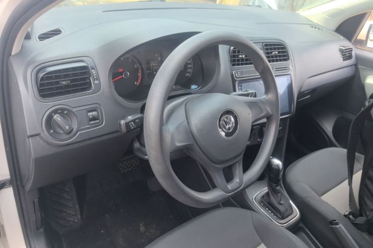 Used Volkswagen Polo 2018 1.5L Automatic Advanced Driving Model Center Console