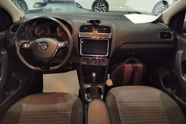 Used Volkswagen Polo 2018 1.5L Automatic Enjoyment Model Center Console