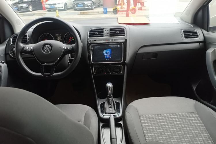 Used Volkswagen Polo 2018 1.5L Automatic Enjoyment Model Center Console