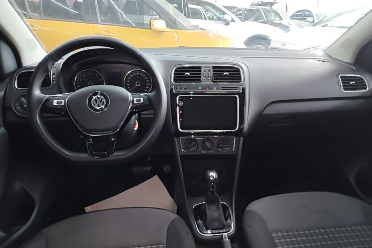 Used Volkswagen Polo 2018 1.5L Automatic Enjoyment Model Center Console