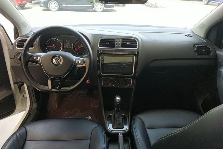 Used Volkswagen Polo 2018 1.5L Automatic Enjoyment Model Center Console