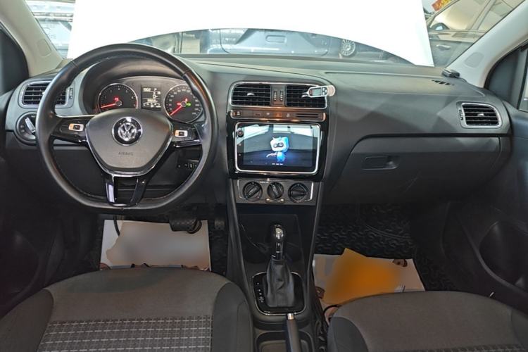 Used Volkswagen Polo 2018 1.5L Automatic Enjoyment Model Center Console