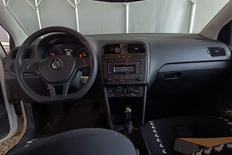 Used Volkswagen Polo 2018 1.5L Automatic Advanced Driving Model Center Console