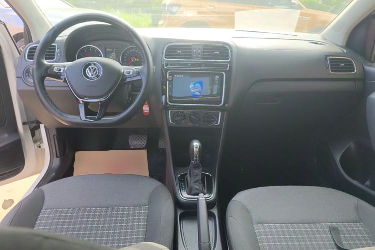 Used Volkswagen Polo 2018 1.5L Automatic Enjoyment Model Center Console