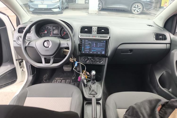 Used Volkswagen Polo 2018 1.5L Automatic Advanced Driving Model Center Console