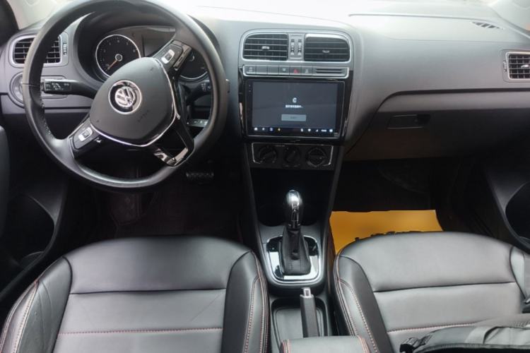 Used Volkswagen Polo 2018 1.5L Automatic Enjoyment Model Center Console