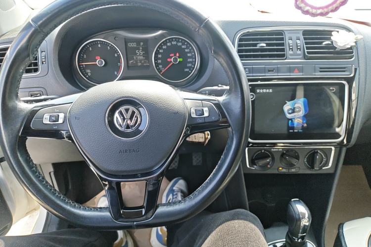 Used Volkswagen Polo 2018 1.5L Automatic Enjoyment Model Center Console