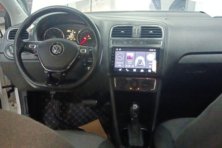 Used Volkswagen Polo 2018 1.5L Automatic Enjoyment Model Center Console