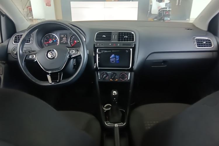 Used Volkswagen Polo 2018 1.5L Automatic Enjoyment Model Center Console