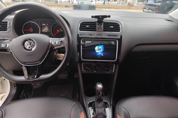 Used Volkswagen Polo 2018 1.5L Automatic Enjoyment Model Center Console