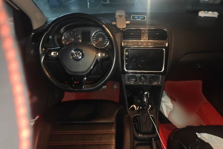 Used Volkswagen Polo 2018 1.5L Automatic Enjoyment Model Center Console